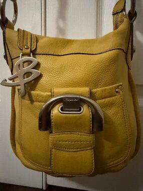Mustard yellow pebbled leather crossbody bag by B. Makowsky